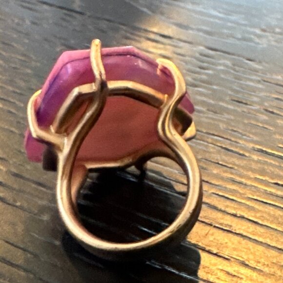 Kendra Scott Red Megan Rose Cocktail Ring Size 8 - Picture 2 of 3